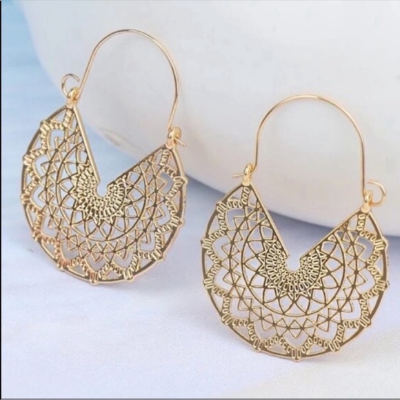 Anthropologie Jewelry - ROXANNE GOLD FILIGREE MANDALA WEBBED HUGGIE HOOPS